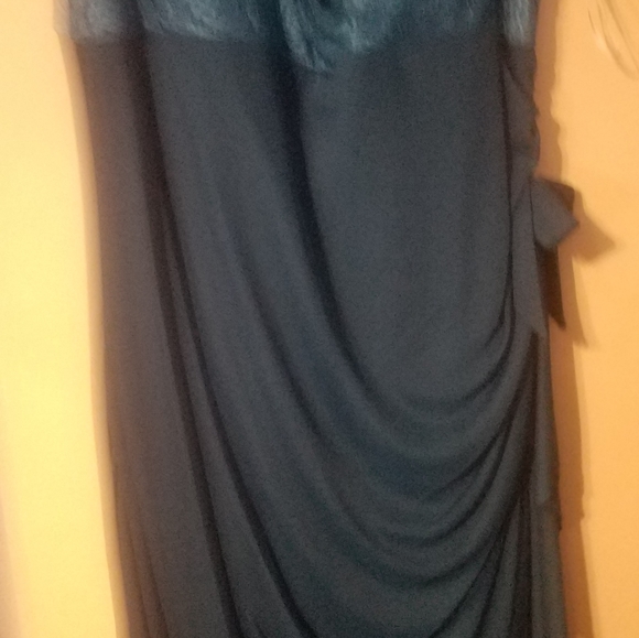 4x new with tags evening gown - Picture 3 of 4